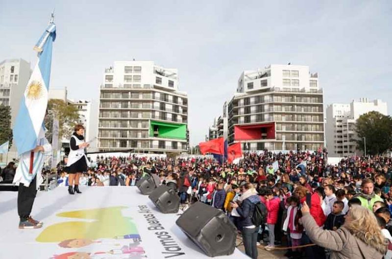 Alumnos realizaron su Promesa de Lealtad a la Bandera Nacional Alumnos realizaron su Promesa de Lealtad a la Bandera Nacional
