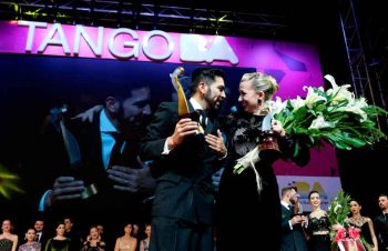 Una pareja de Buenos Aires ganadores de Tango de Pista