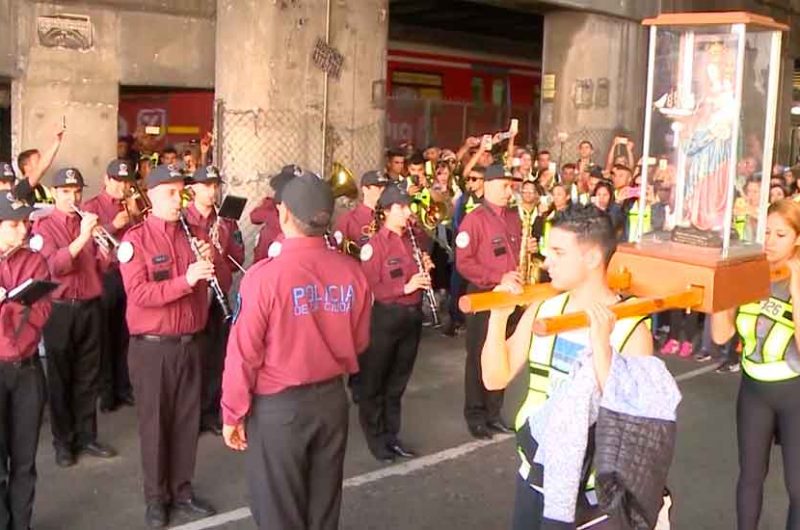 Los bomberos de la ciudad peregrinaron hacia Luján