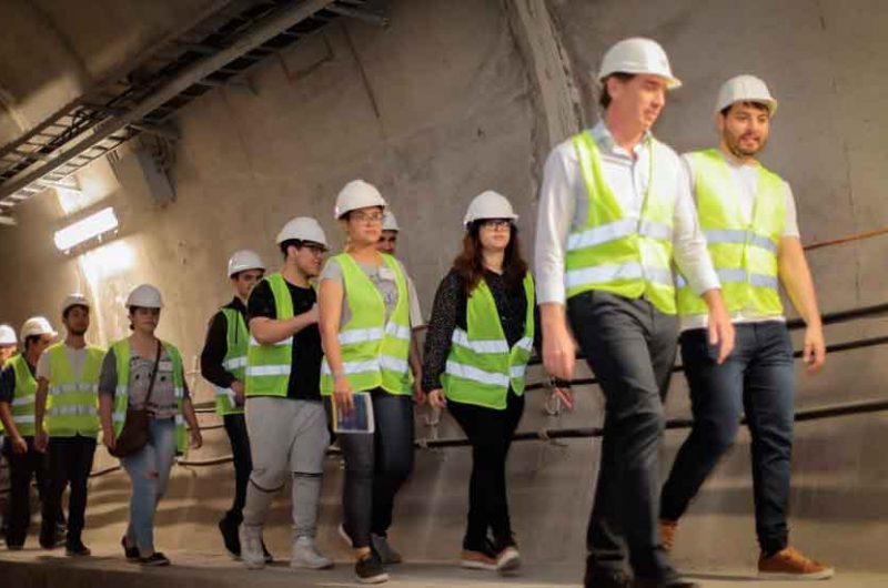 Alumnos de Barracas recorrieron la obra de la Línea E