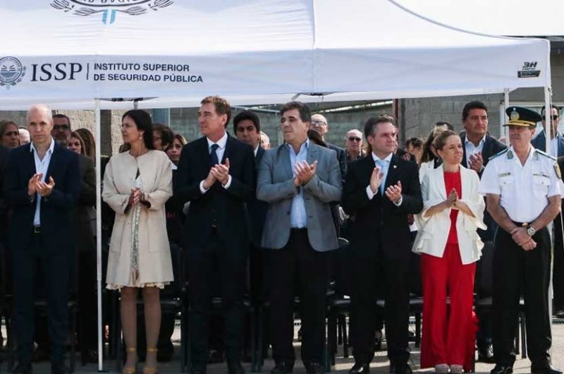 Egresó la segunda promoción de la Policía y bomberos de la Ciudad Egresó la segunda promoción de la Policía y bomberos de la Ciudad