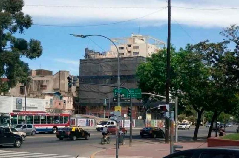 Demolieron el emblemático edificio Marconetti Demolieron el emblemático edificio Marconetti
