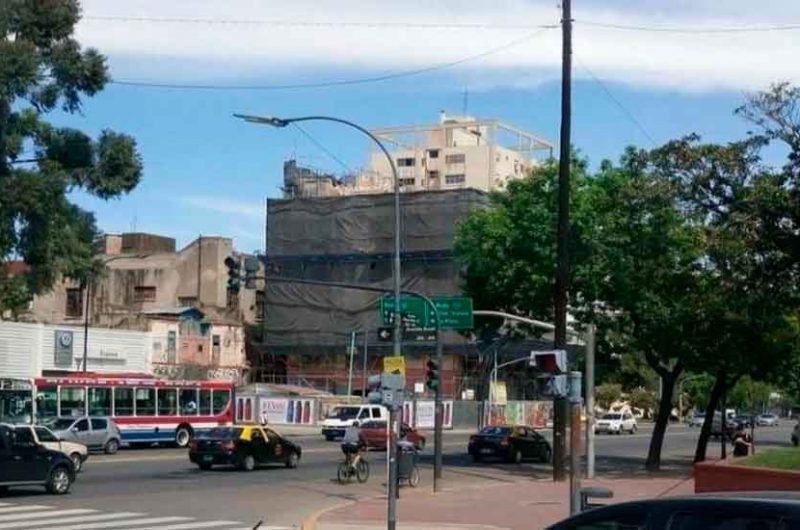 Demolieron el emblemático edificio Marconetti 