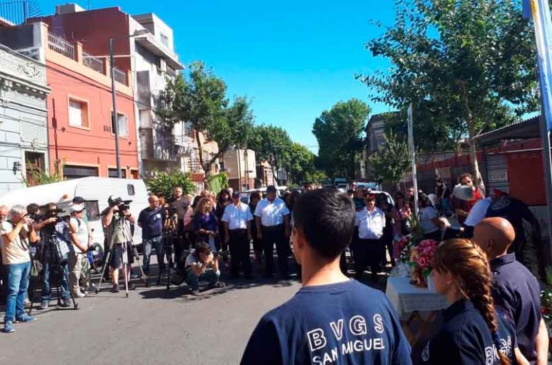 Homenaje a Los «Héroes de Barracas» Homenaje a Los «Héroes de Barracas»