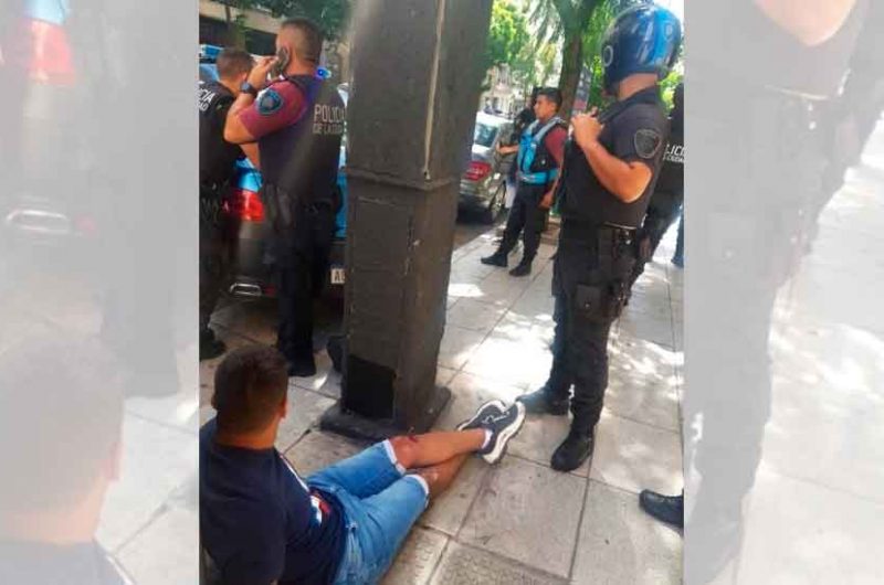 La Fuerza Delta de la Policía de la Ciudad detuvo a un motochorro La Fuerza Delta de la Policía de la Ciudad detuvo a un motochorro