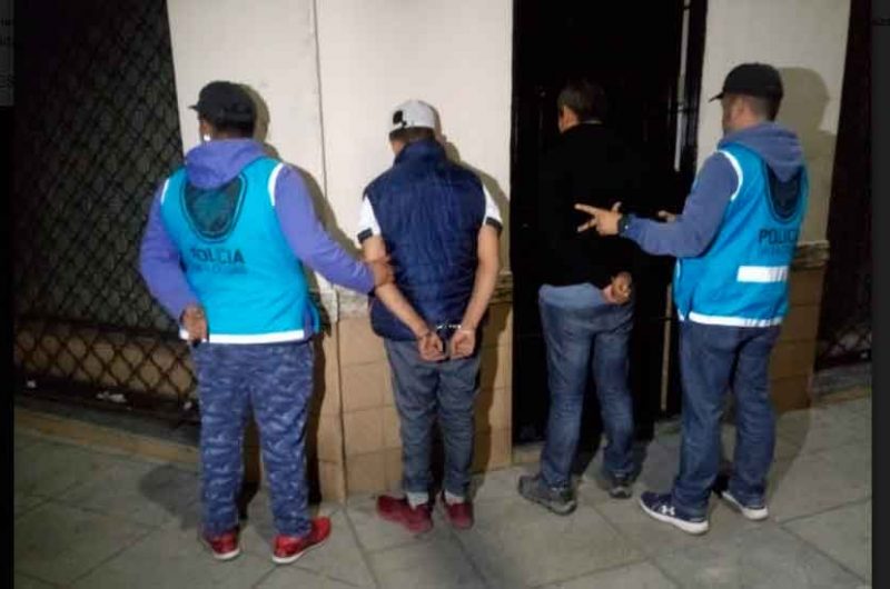 La Policía detuvo a dos hombres con más de un kilo de cocaína