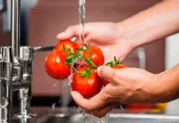 Cómo eliminar los pesticidas de los alimentos