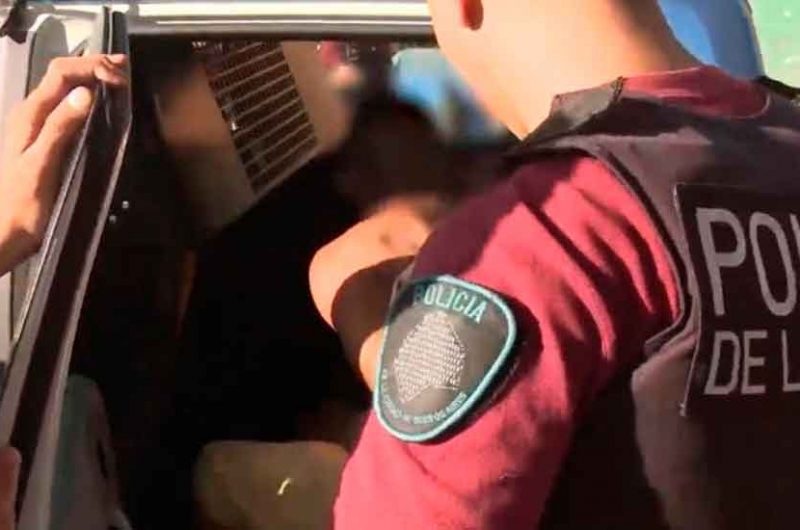 La Policía detuvo a dos personas con varias dosis de marihuana La Policía detuvo a dos personas con varias dosis de marihuana