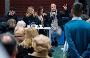 Reunión de vecinos con Horacio Rodríguez Larreta en Pompeya