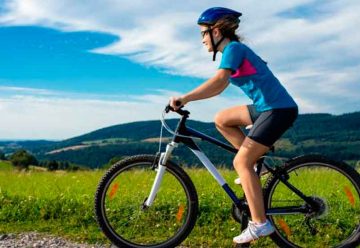 Andar en bicicleta mejora la salud mental y corporal