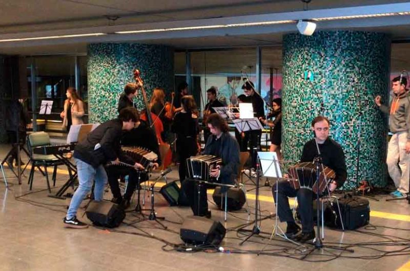 Ciclo musical en espacios públicos del Subterráneos de Buenos Aires Ciclo musical en espacios públicos del Subterráneos de Buenos Aires