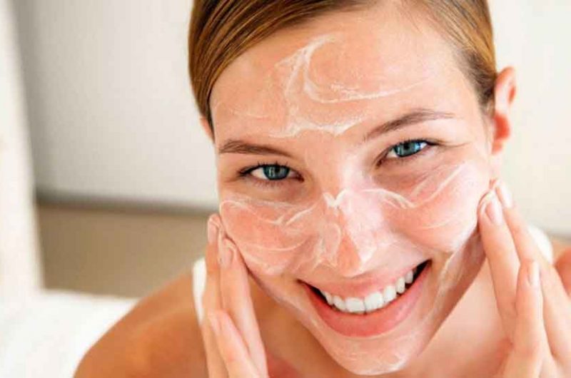 Limpieza facial para rejuvenecer y tener un cutis perfecto Limpieza facial para rejuvenecer y tener un cutis perfecto