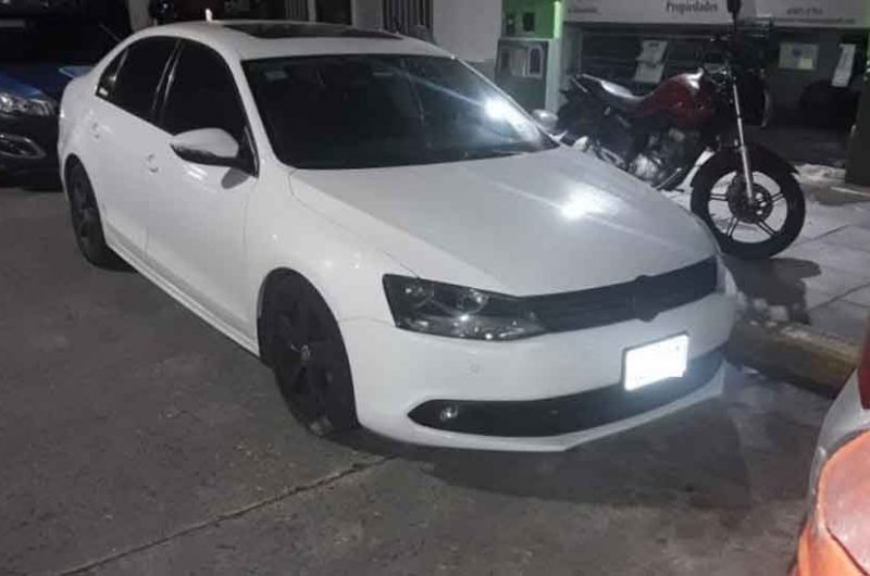 La Policía detuvo a dos ladrones de autos en La Boca La Policía detuvo a dos ladrones de autos en La Boca
