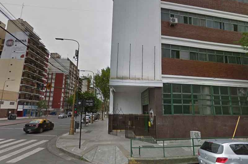 Brutal golpiza a un alumno con una manopla en Barracas Brutal golpiza a un alumno con una manopla en Barracas