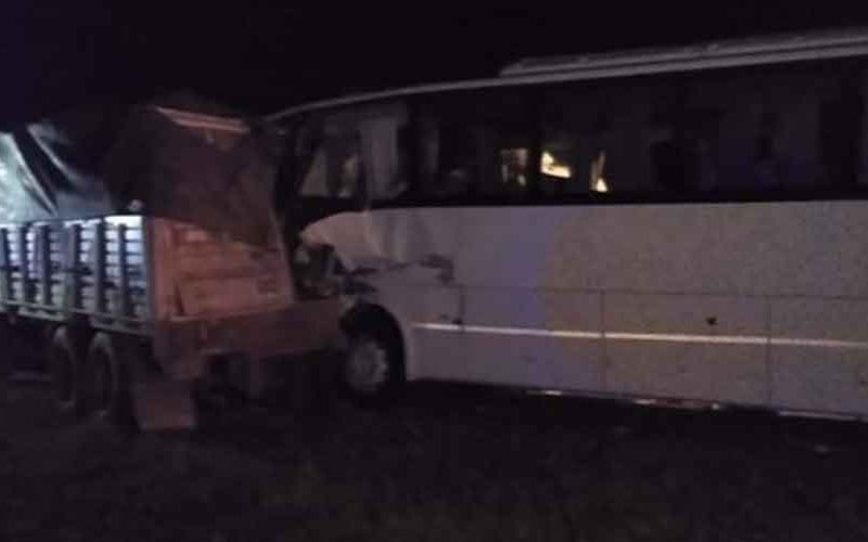 Chocó un ómnibus que llevaba futbolistas de Sportivo Barracas Chocó un ómnibus que llevaba futbolistas de Sportivo Barracas