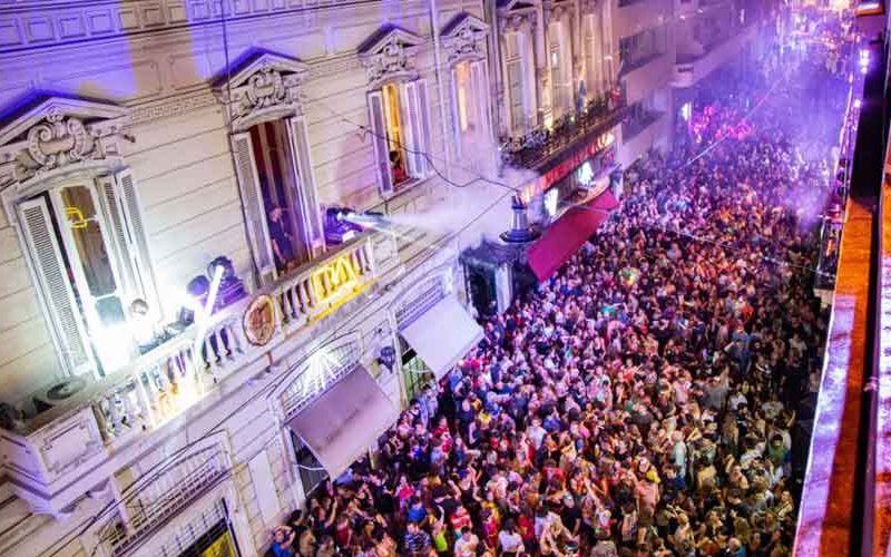 La 13° edición de FIBA ofrece espectáculos y shows al aire libre La 13° edición de FIBA ofrece espectáculos y shows al aire libre