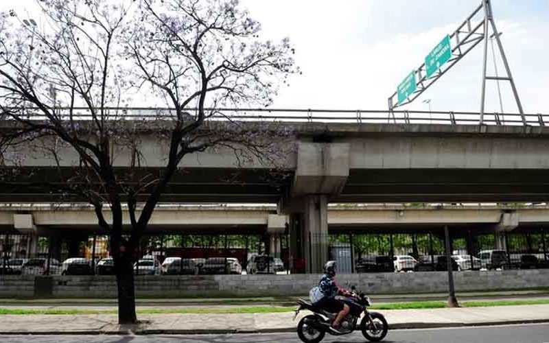 Otorgan predio bajo autopista al Club Sportivo Barracas Otorgan predio bajo autopista al Club Sportivo Barracas
