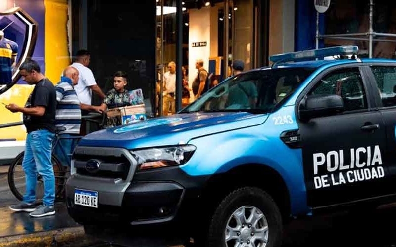 Allanaron la Bombonera por la pelea de barras Allanaron la Bombonera por la pelea de barras
