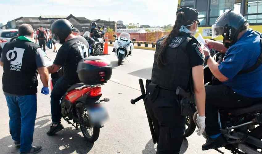 Operativos de control en Puente Pueyrredón