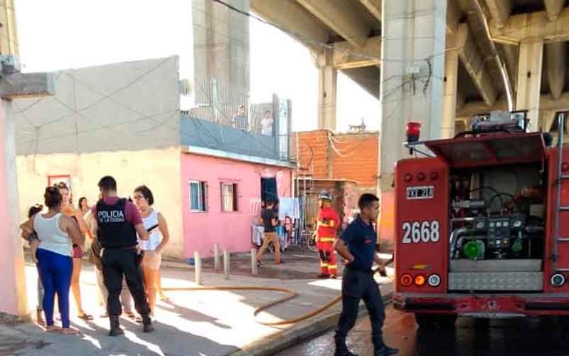 Incendio en la Avenida Pedro de Mendoza y Suárez