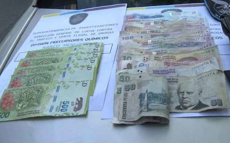 Detienen a dos hombres con un kilo y medio de marihuana Detienen a dos hombres con un kilo y medio de marihuana
