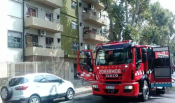 Incendio en un edificio en la calle Luzuriaga al 900