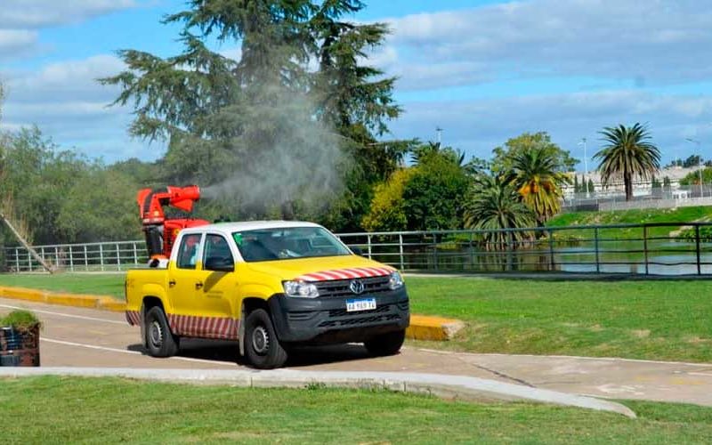 Mantenimiento y fumigación en la vera del Riachuelo Mantenimiento y fumigación en la vera del Riachuelo