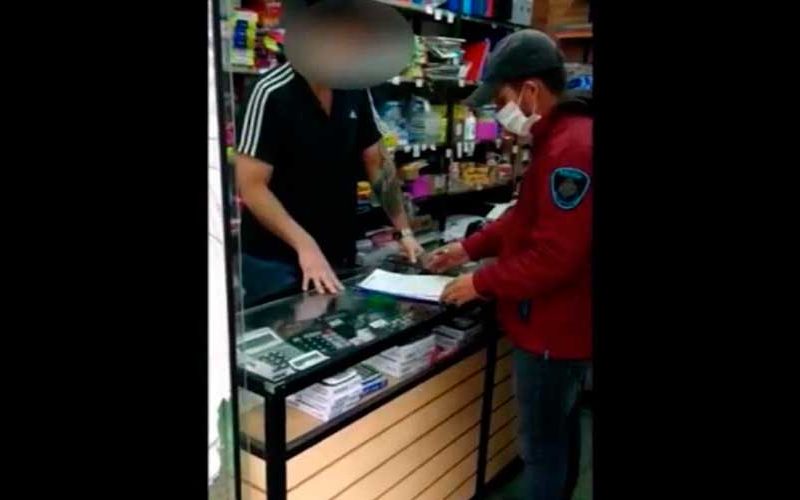 Intiman a un comerciante a cerrar negocio por la cuarentena Intiman a un comerciante a cerrar negocio por la cuarentena