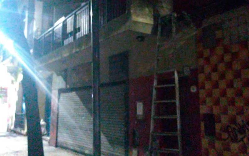 Detuvieron a tres ladrones que intentaban acceder al balcón de un departamento