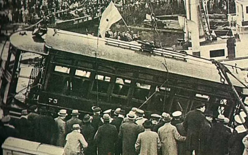 90 años: La tragedia de la caída del tranvía 75 al Riachuelo 90 años: La tragedia de la caída del tranvía 75 al Riachuelo