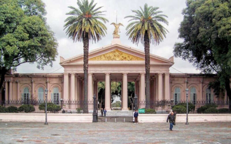 Reabrieron los Cementerios de la Ciudad Reabrieron los Cementerios de la Ciudad