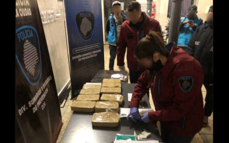 Operativo Fondo Blanco: la Policía incautó más de 10kg. de cocaína