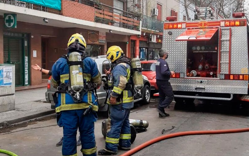 Principio de Incendio en un Comercio de la calle olavarría