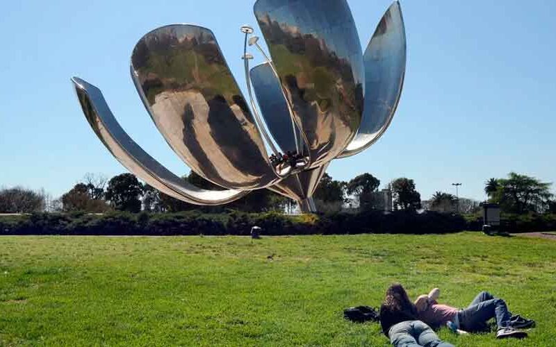 El Día de la Primavera transcurrió con parques casi vacíos