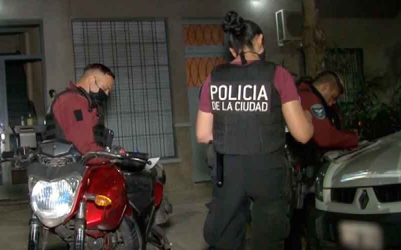 Dos detenidos con drogas durante un procedimiento Dos detenidos con drogas durante un procedimiento