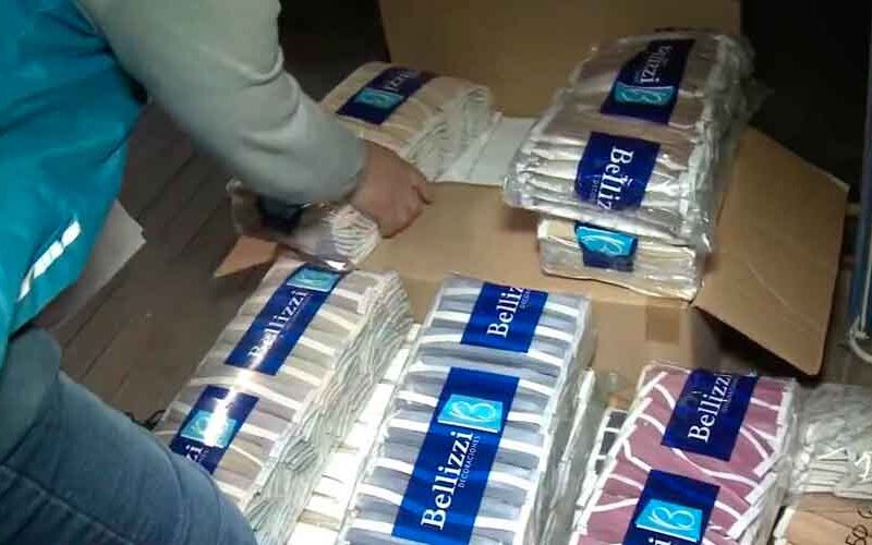 Tres detenidos por robo de más de mil barbijos en Barracas Tres detenidos por robo de más de mil barbijos en Barracas