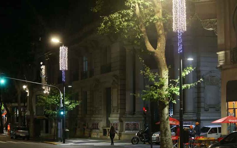 La Ciudad se prepara para estas fiestas con adornos navideños La Ciudad se prepara para estas fiestas con adornos navideños