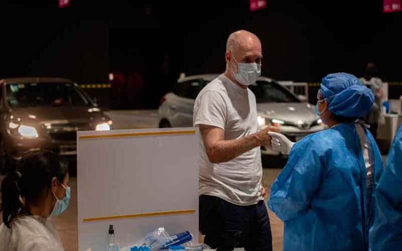 Larreta visitó el Centro de Testeo en La Rural