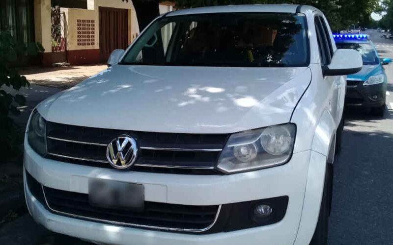 Detienen a un hombre que conducía una camioneta con pedido de secuestro Detienen a un hombre que conducía una camioneta con pedido de secuestro