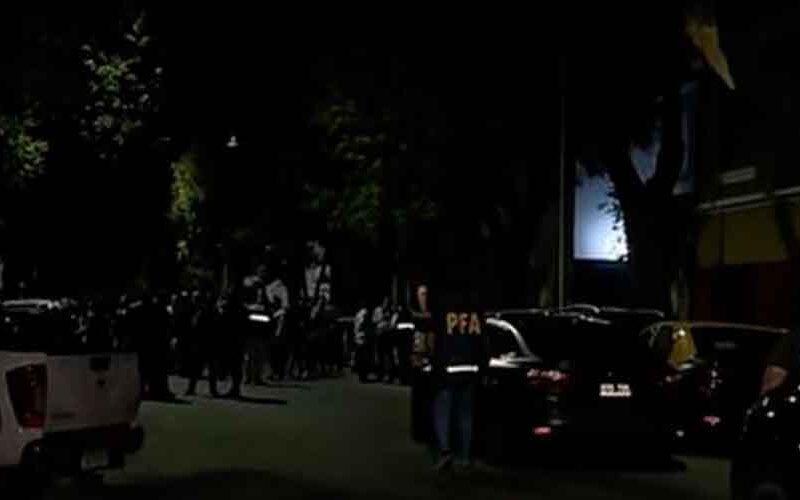 Un policía fue acribillado a balazos en Barracas Un policía fue acribillado a balazos en Barracas