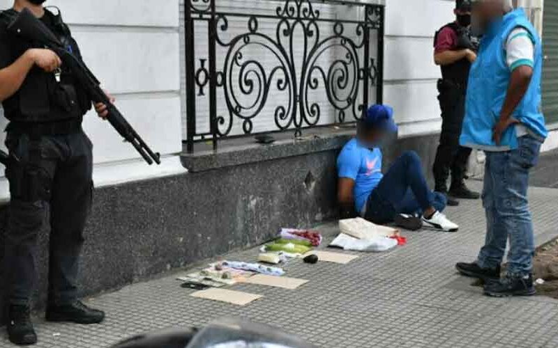 Dealer detenido con más de medio kilo de cocaína Dealer detenido con más de medio kilo de cocaína