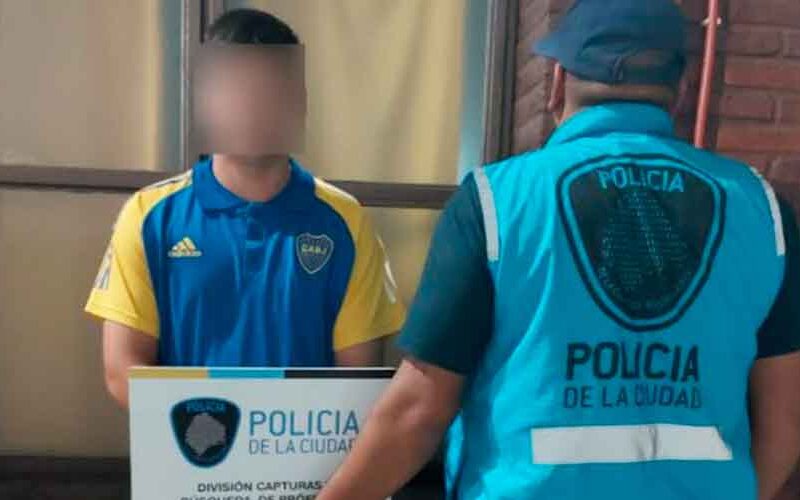 Tres arrebatadores fueron detenidos en la zona de Once Tres arrebatadores fueron detenidos en la zona de Once