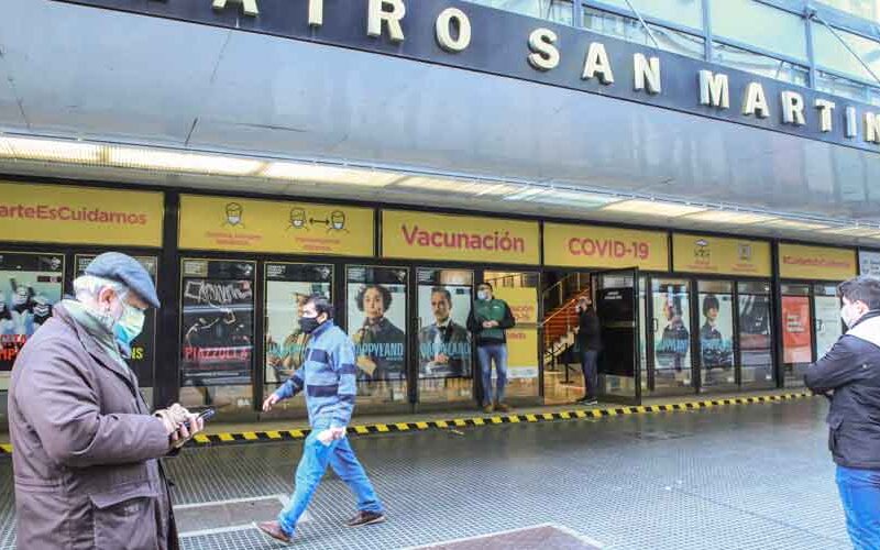 El teatro San Martín se transformó en un centro de vacunación