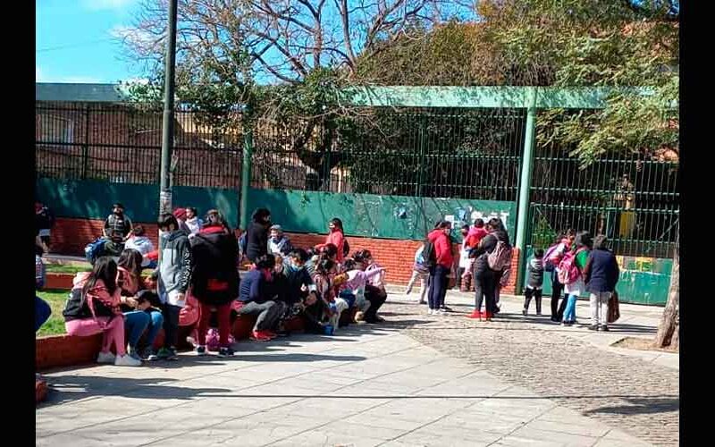 Pompeya: Se produjo un principio de incendio en una escuela Pompeya: Se produjo un principio de incendio en una escuela