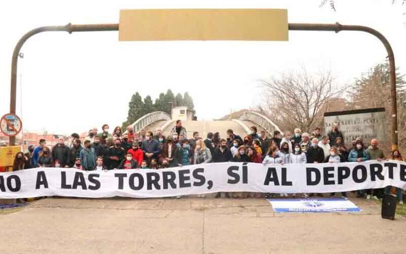 Marcha contra la construcción de torres en la ex Ciudad Deportiva