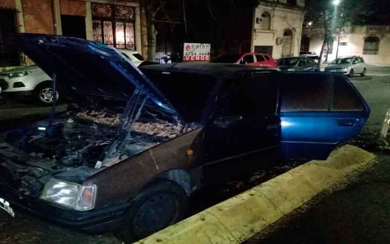 Atrapan a cuatro quemacoches que provocaron un incendio