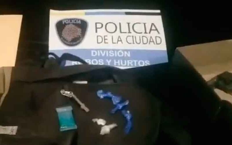 Tres detenidos con arma de fuego y dosis de cocaína