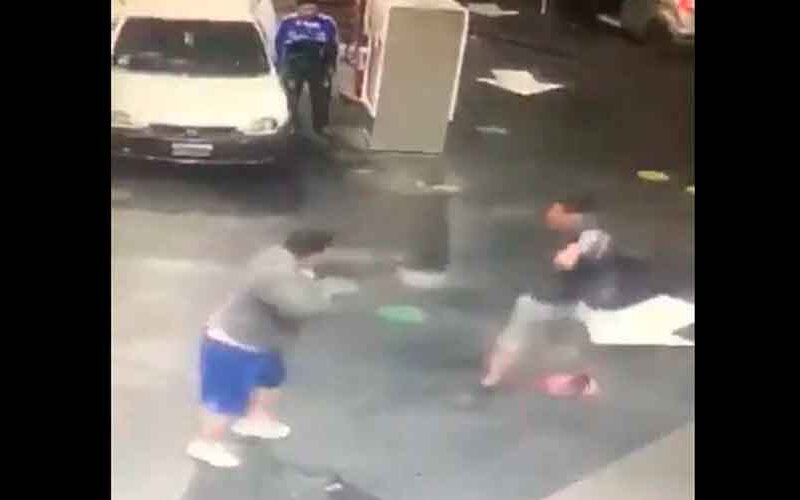 Un policía defendió a una mujer y está preso Un policía defendió a una mujer y está preso