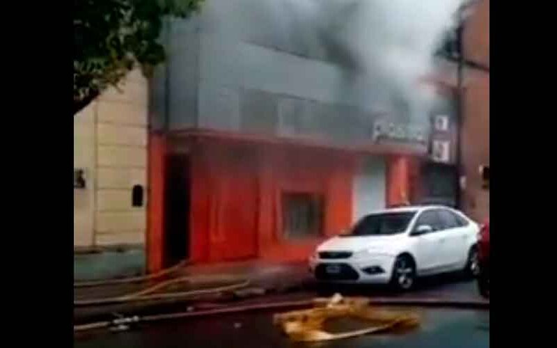 Incendio en un estudio de grabación en Barracas