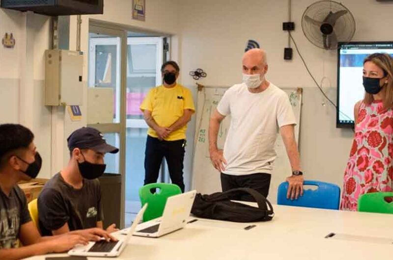 Rodríguez Larreta recorrió una Escuela en Nueva Pompeya